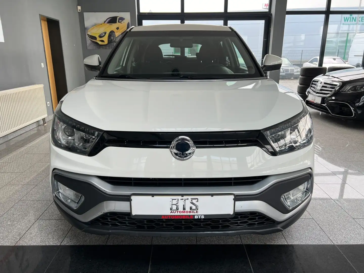 SsangYong XLV Clever Edition 4x2 Blanc - 1