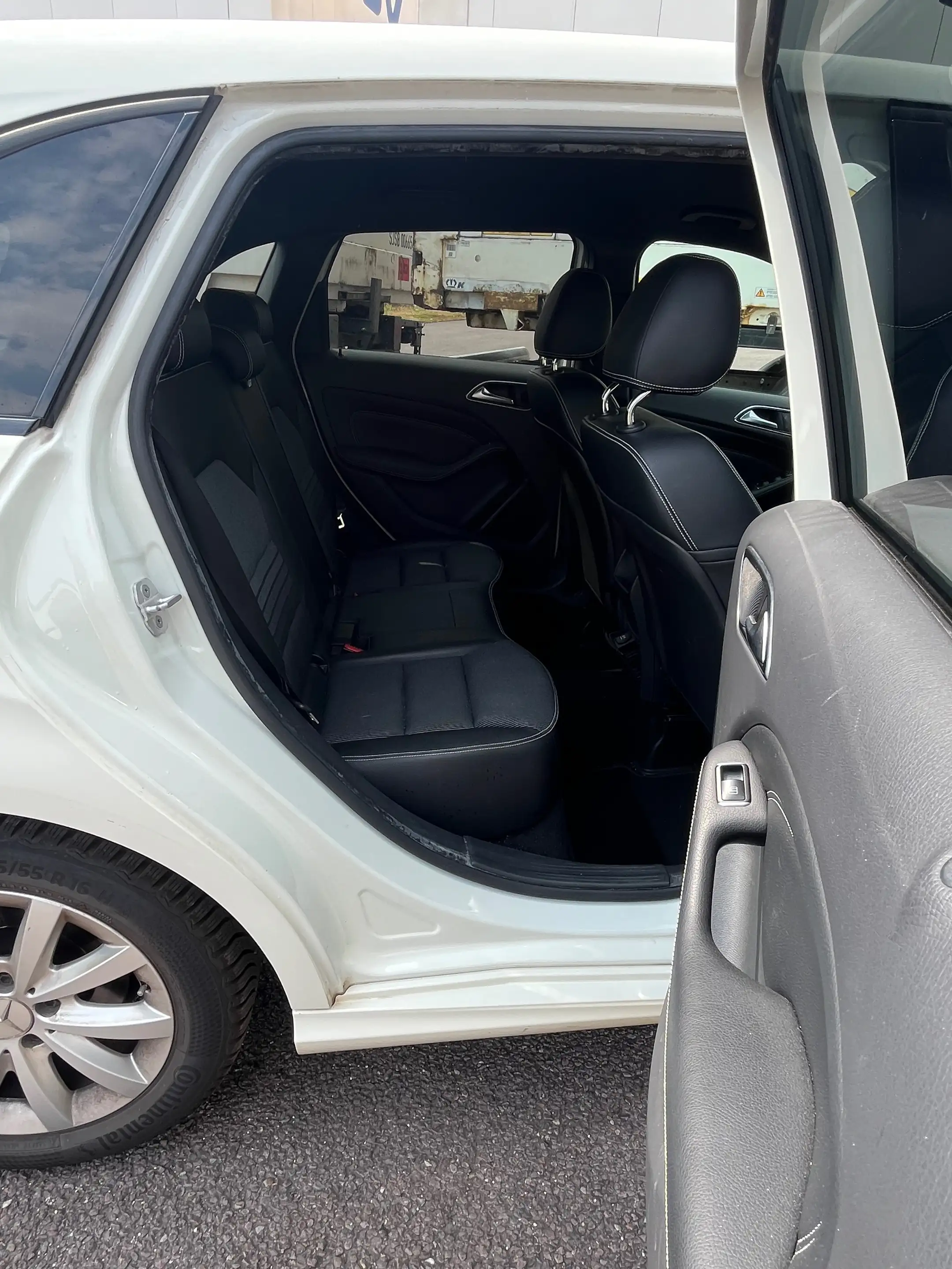 Mercedes-Benz B 200 B 200 (CDI) d 4Matic 7G-DCT Urban — photo 10