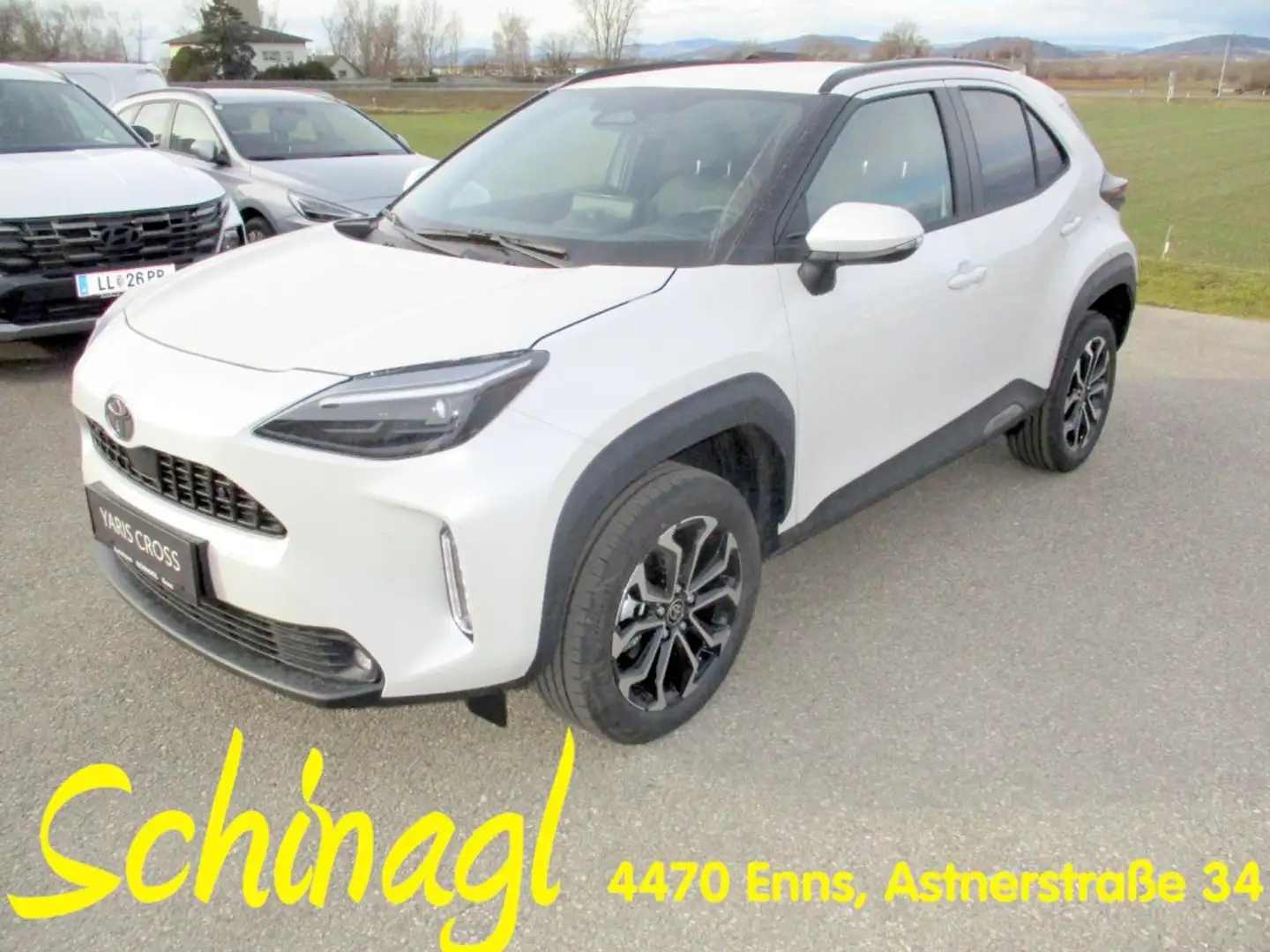 Toyota Yaris Cross 1,5 HSD Active Drive + Safety Paket Weiß - 1