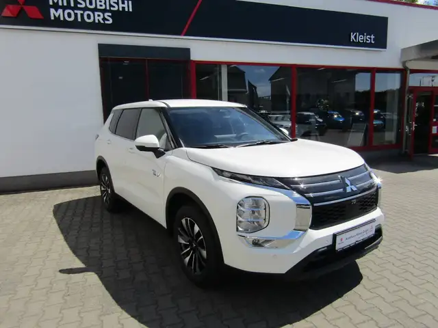 Mitsubishi Outlander 2.4 4WD Plug-In Hybrid  Diamant Plus  360° Kamera PDC vorn+hinten Navigation Soundsystem elektr. Standheizung Bi-LED