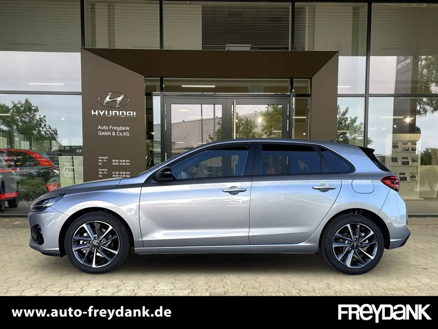 Hyundai i30 FL 5-Türer (MY25) 1.0 T-GDI (100PS) 7-DCT 2WD ADVA Silber - 2