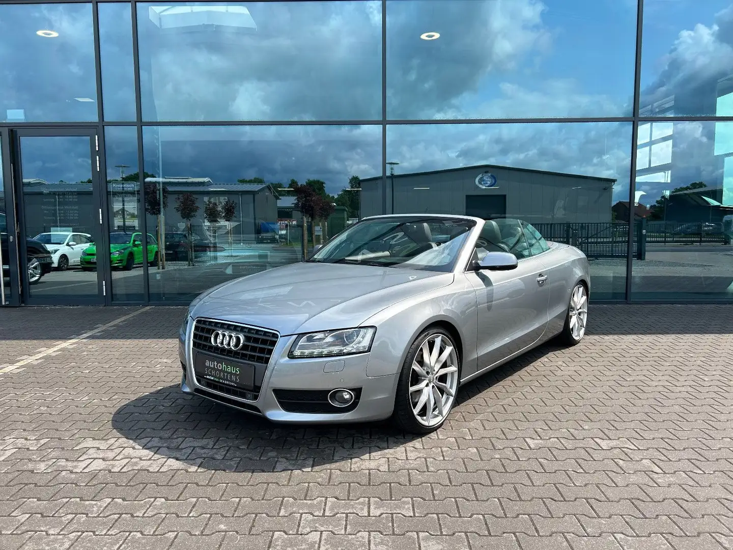 Audi A5 Cabrio 2.0 TFSI Autom. Navi Xenon Alcantara Gris - 1