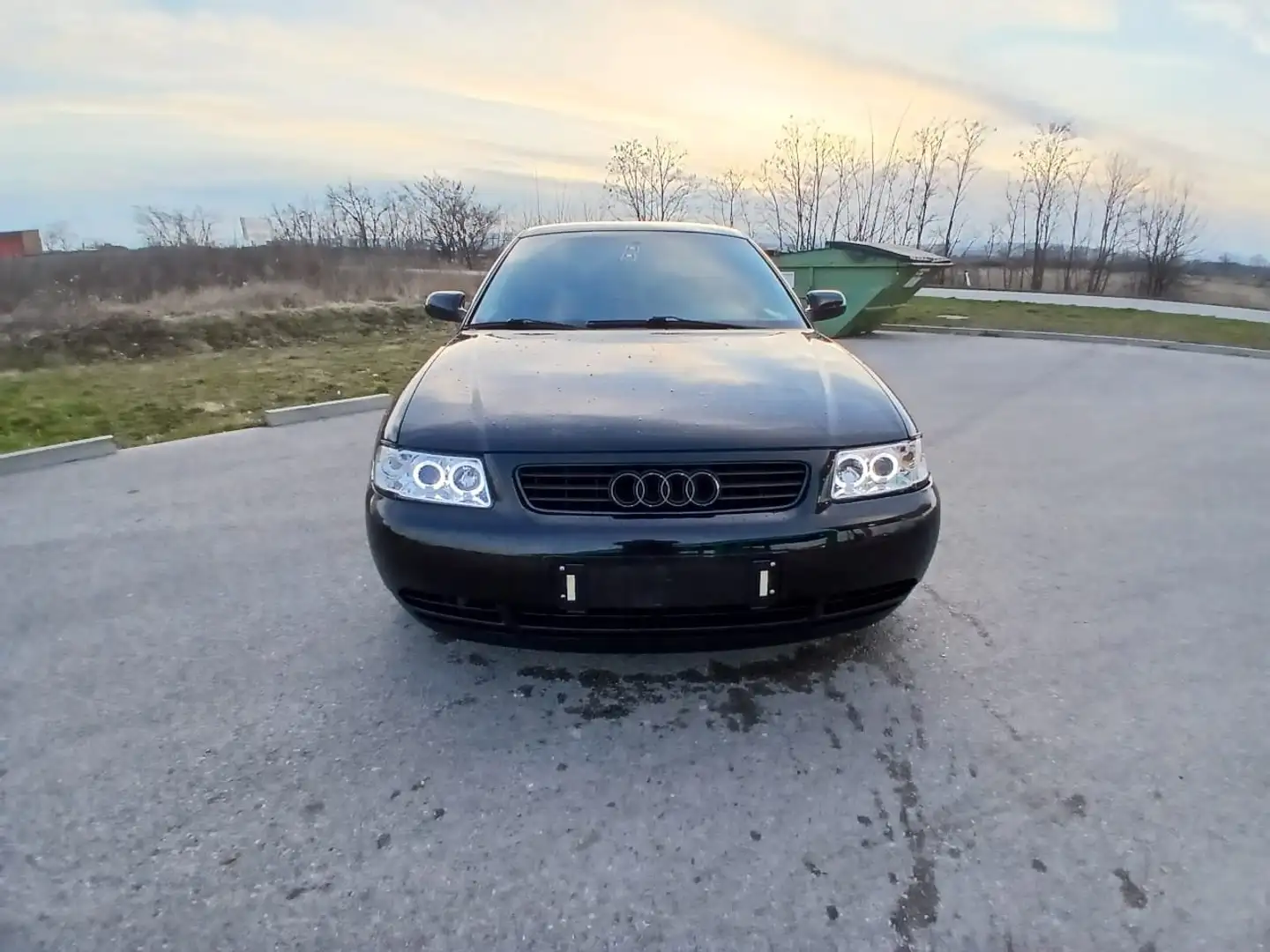 Audi A3 A3 1,8 Attraction Schwarz - 2