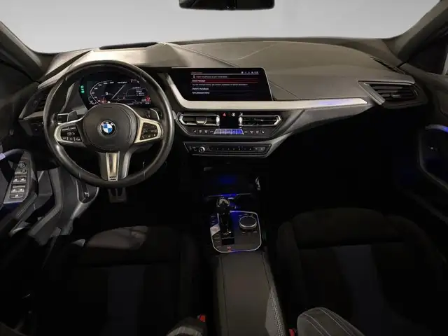 BMW 1 Series view 5