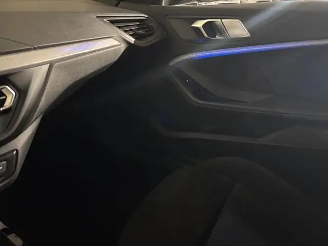 BMW 1 Series view 9