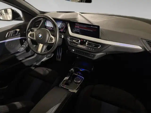 BMW 1 Series view 6