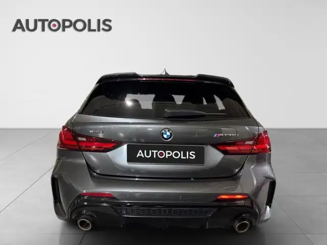 BMW 1 Series view 15