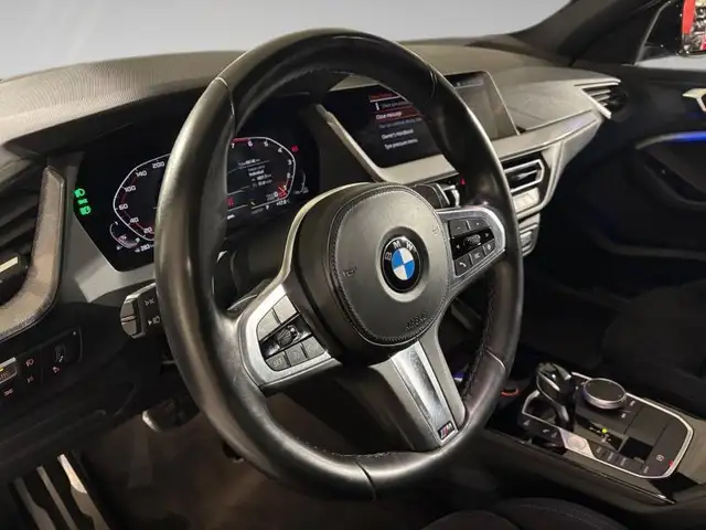 BMW 1 Series view 8