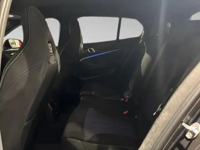 BMW 1 Series view 11