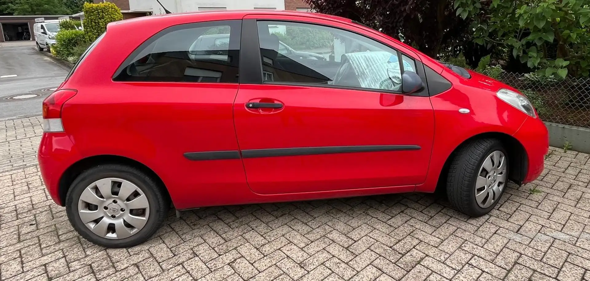 Toyota Yaris Yaris 1.33 VVT-i Cool+ Rot - 1