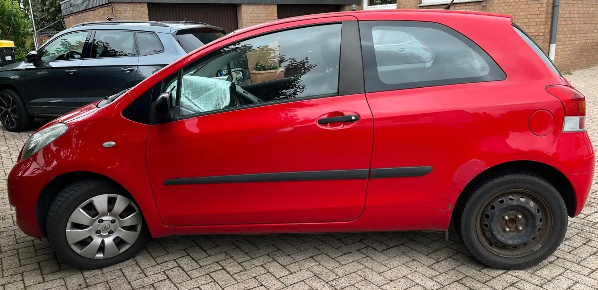 Toyota Yaris Yaris 1.33 VVT-i Cool+ Rot - 2