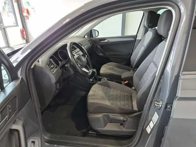 Volkswagen Tiguan view 8