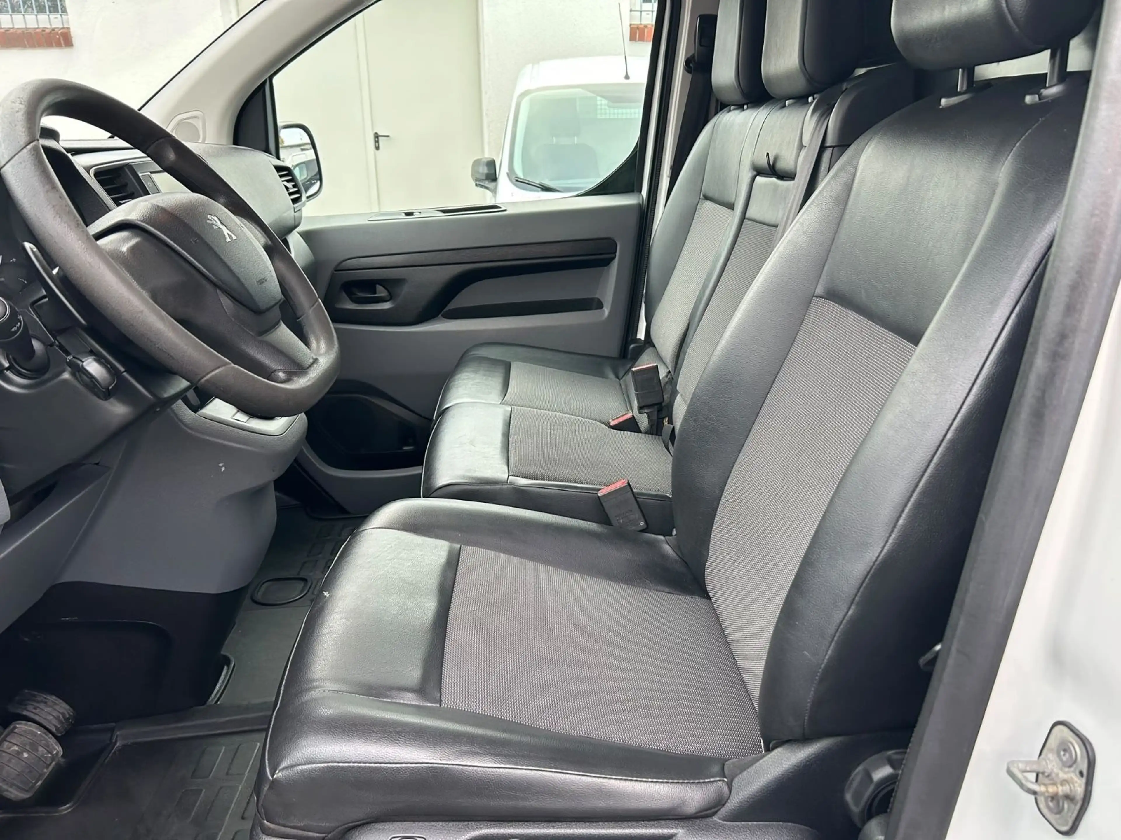 Peugeot Expert Kasten Premium L3 — photo 11