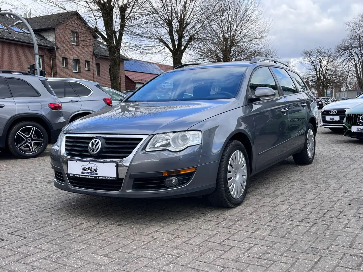 Volkswagen Passat Variant Trendline Grau - 2