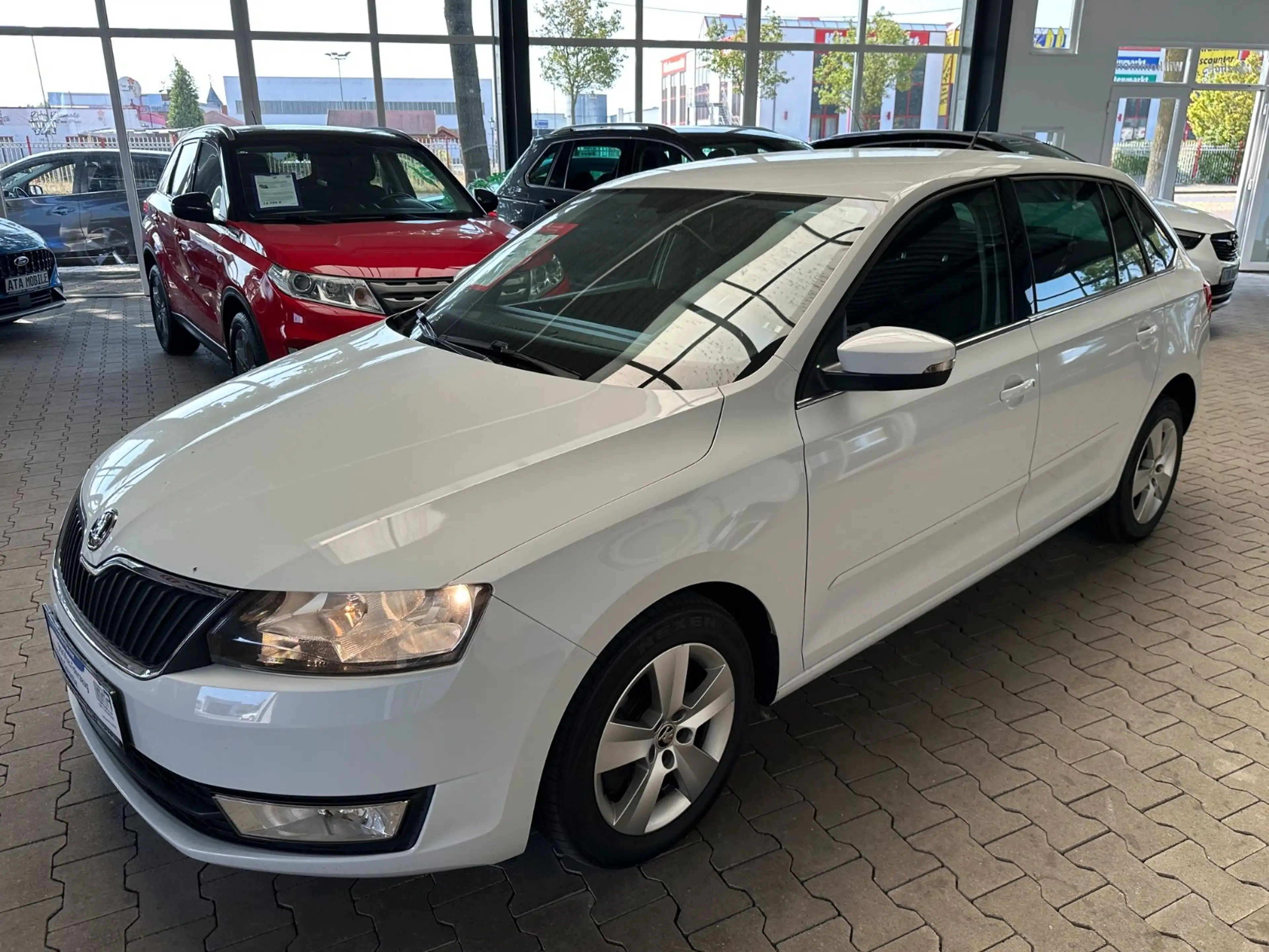 Skoda Rapid/Spaceback Spaceback Ambition,NAVI,SCHECKHEFT,TÜV NEU — photo 4