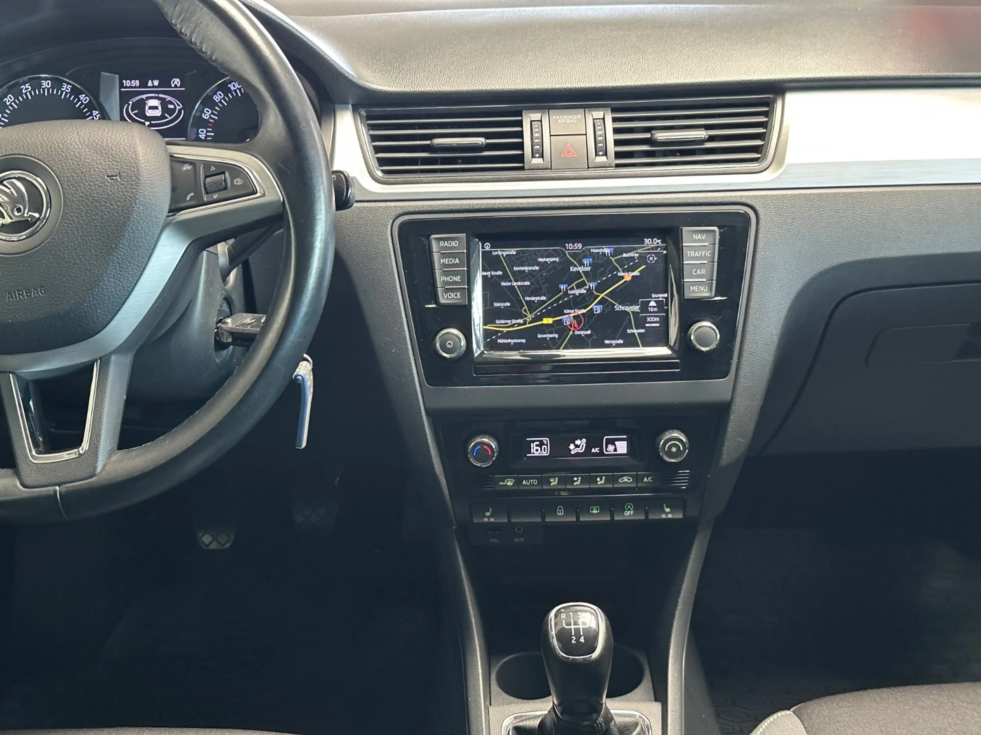 Skoda Rapid/Spaceback Spaceback Ambition,NAVI,SCHECKHEFT,TÜV NEU — photo 11