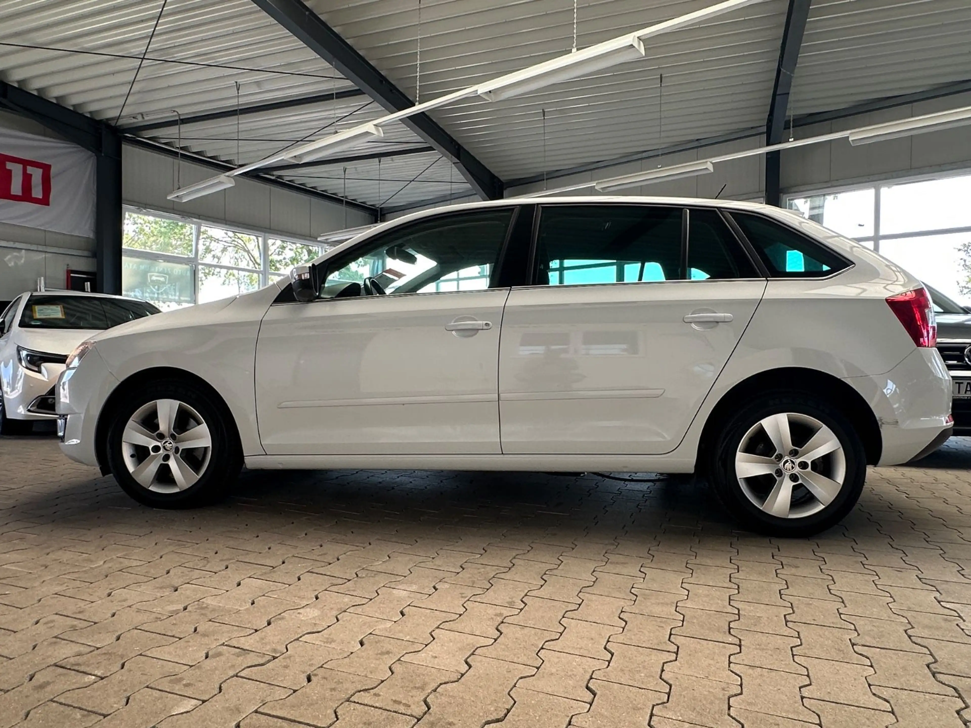 Skoda Rapid/Spaceback Spaceback Ambition,NAVI,SCHECKHEFT,TÜV NEU — photo 5