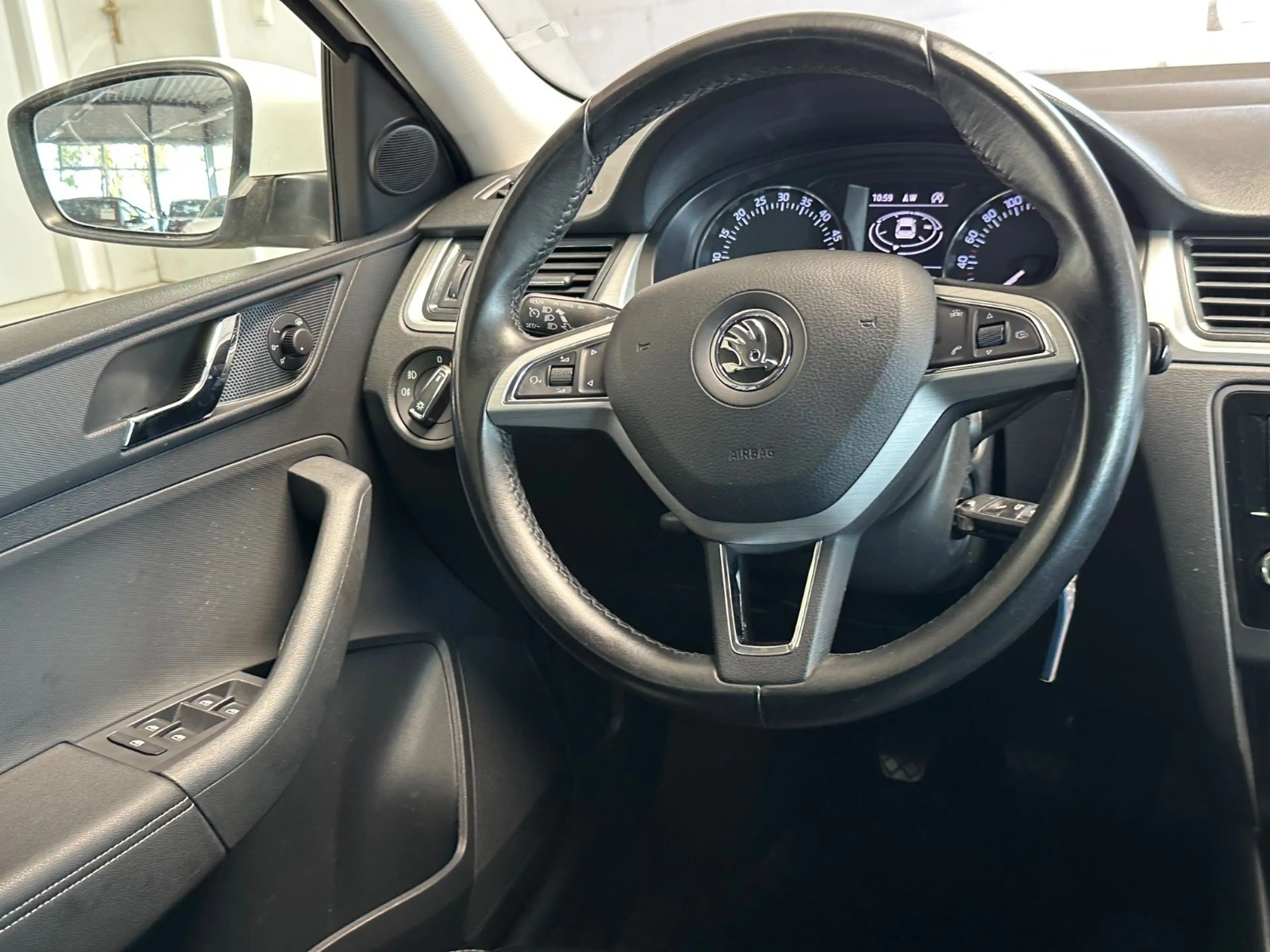 Skoda Rapid/Spaceback Spaceback Ambition,NAVI,SCHECKHEFT,TÜV NEU — photo 10