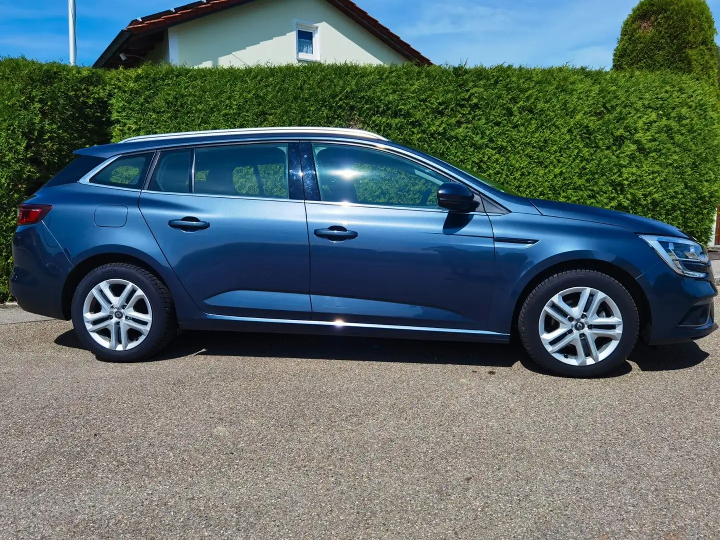 Renault Megane IV Grandtour Business Edition Grau - 1