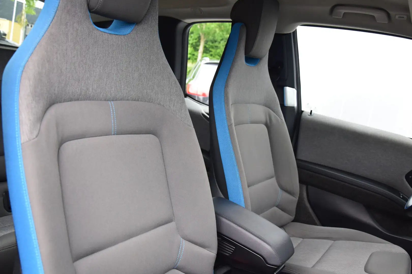 BMW i3 High Voltage Edition 94Ah 33 kWh Warmtepomp Navi S Wit - 2