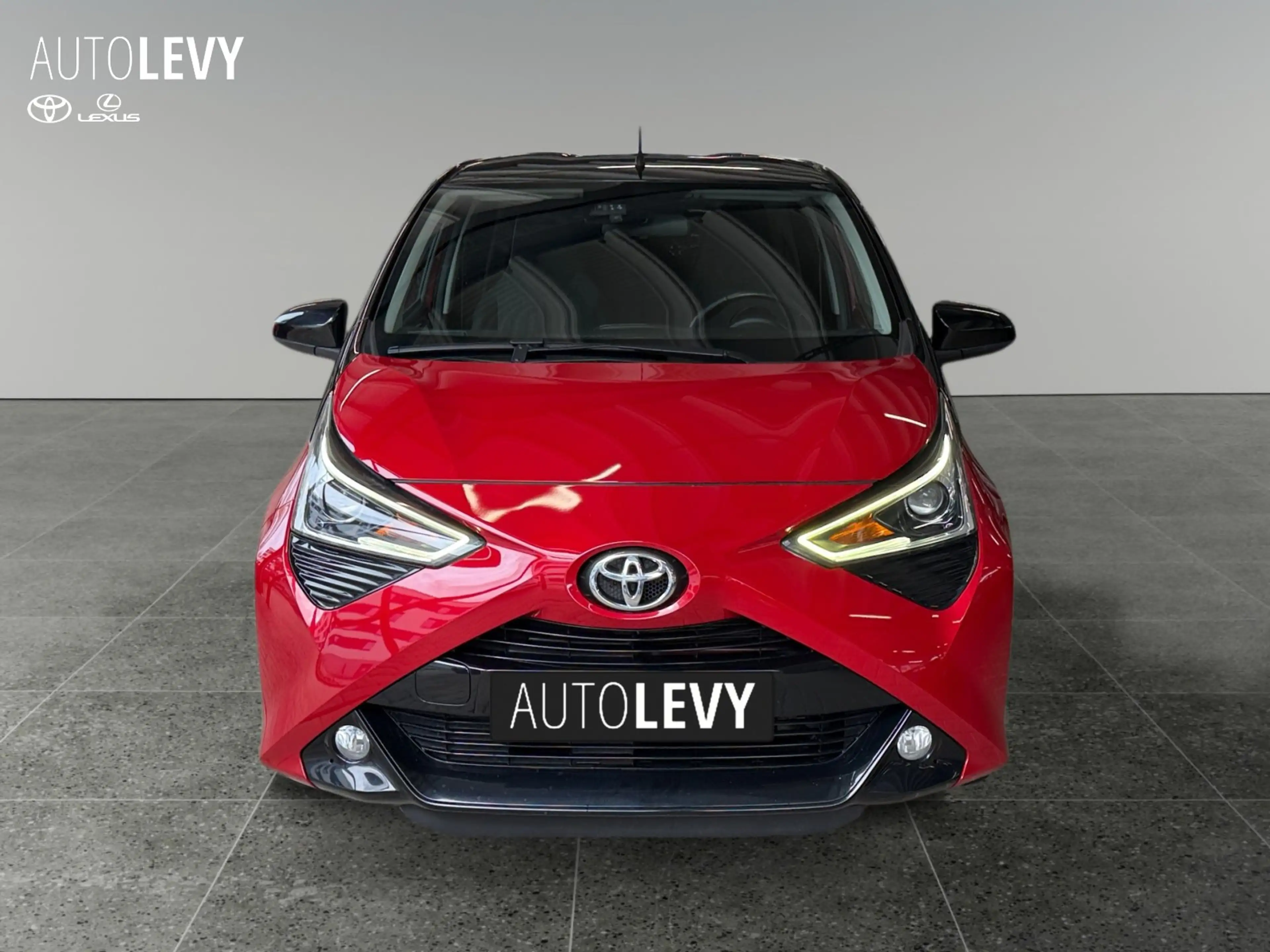 Toyota Aygo 1.0 Selection +Teilleder+Kamera+Alufelgen+ — photo 9