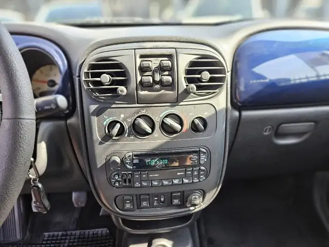 Chrysler PT Cruiser view 13