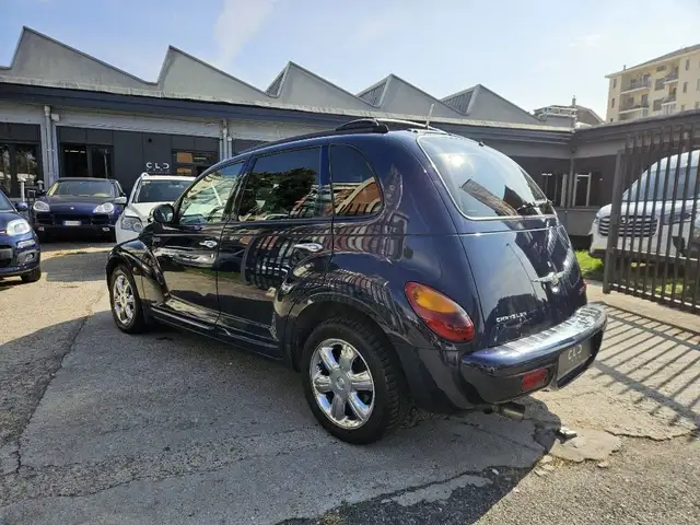 Chrysler PT Cruiser view 5