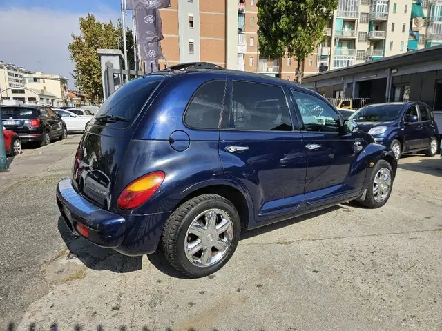 Chrysler PT Cruiser view 4