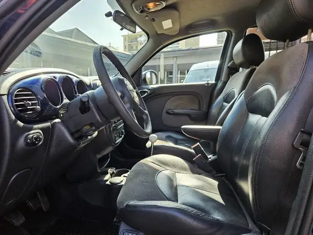 Chrysler PT Cruiser view 7