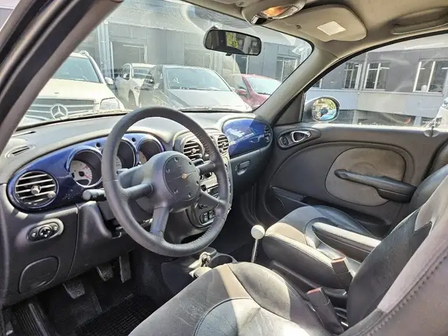 Chrysler PT Cruiser view 6