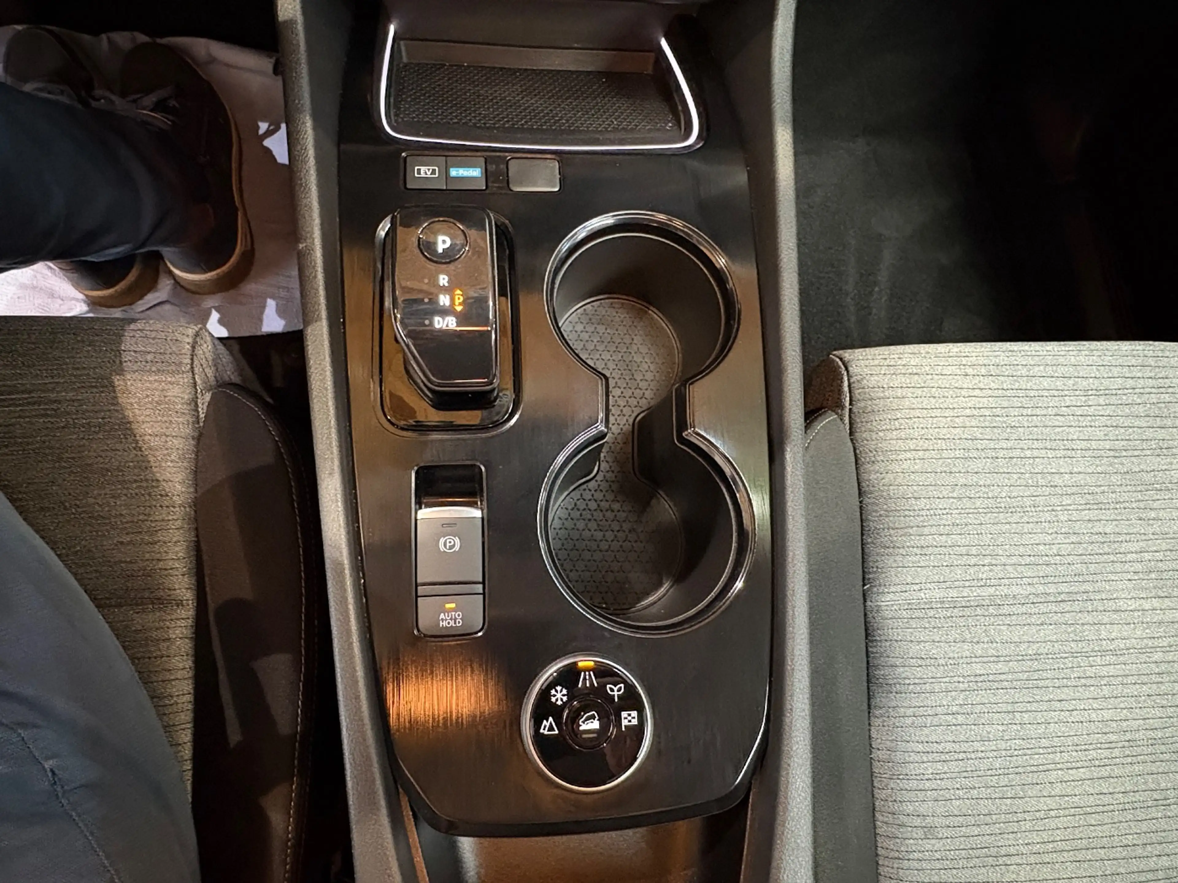 Nissan X-Trail 1.5 VC-T e-Power e-4orce N-Connecta ACC — photo 17