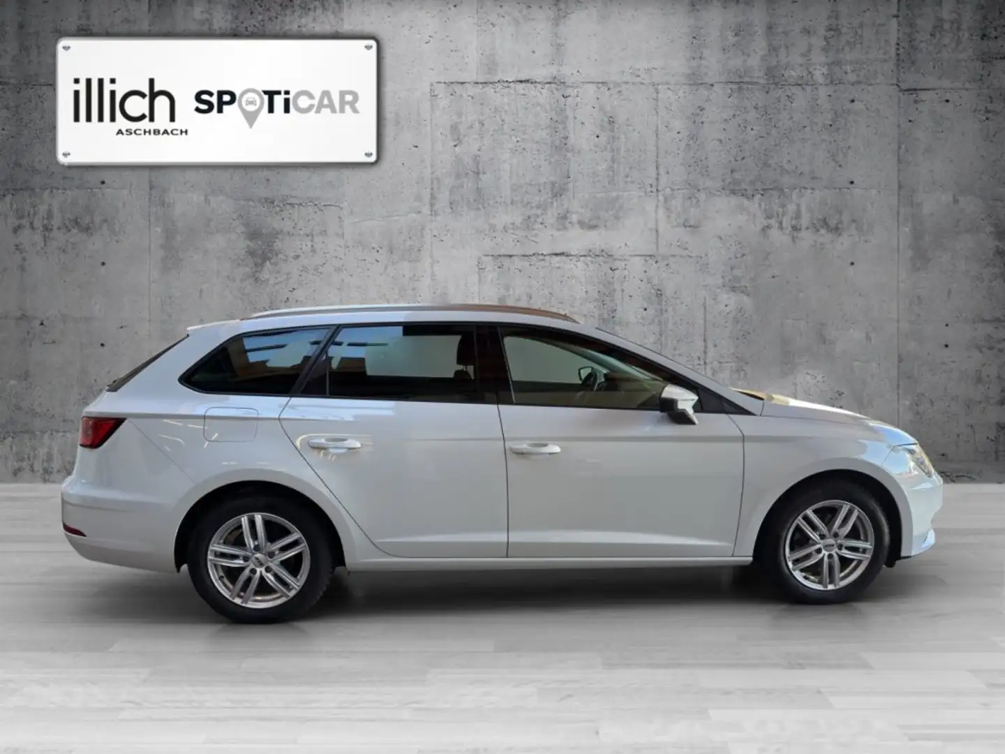 SEAT Leon ST 1,2TSi Style Fast Lane Wit - 2