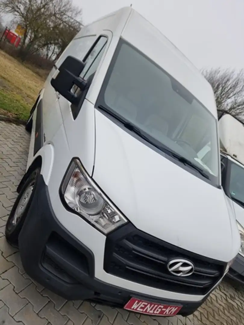 Hyundai H350 LKW Hochdach Kasten 2,5CRDi + AHK 3,0to White - 2
