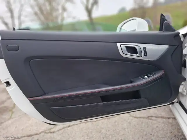 Mercedes-Benz SLC view 8
