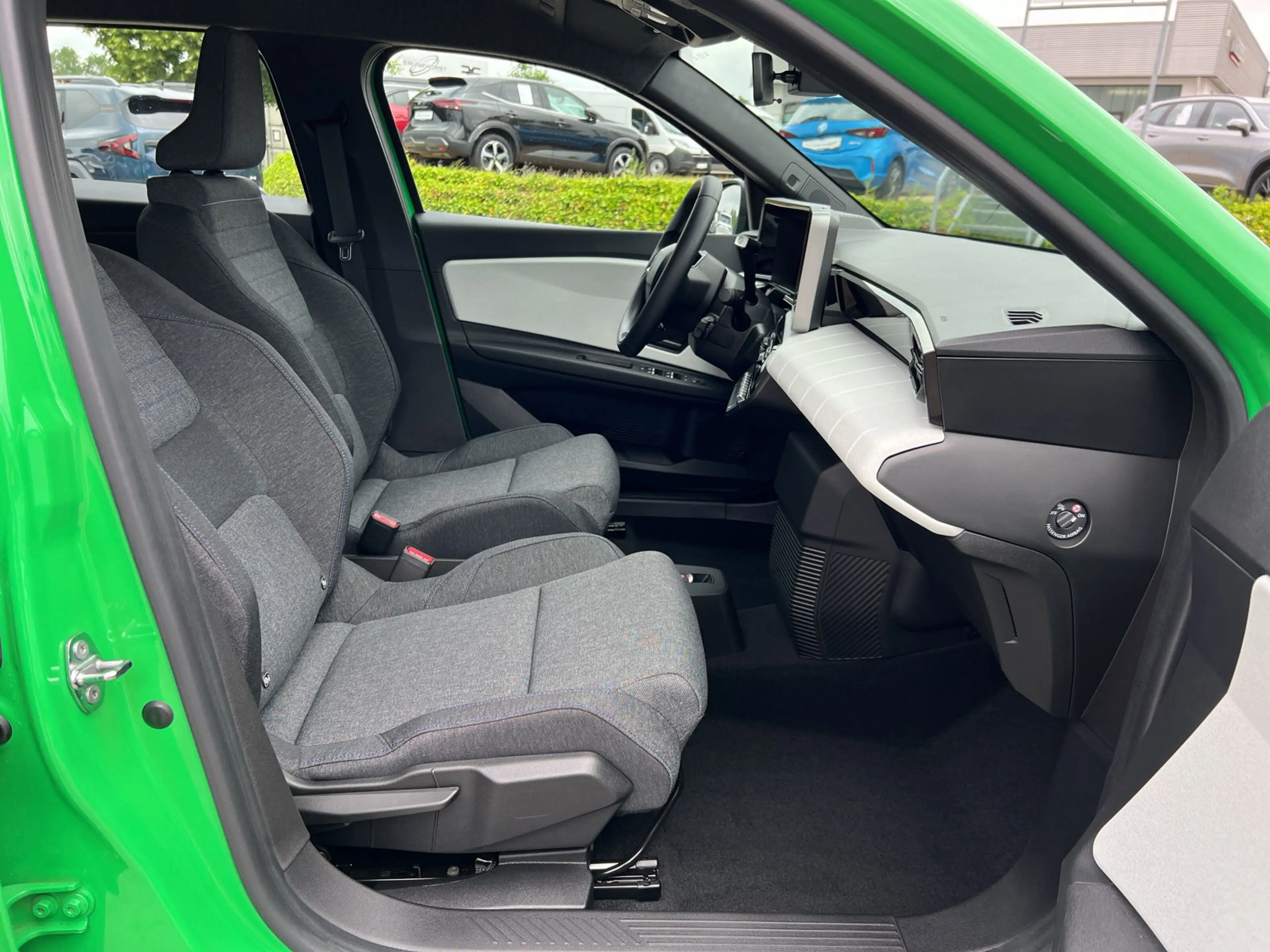 Renault R 5 Electric 120 Urban Range Evolution CCS+SHZ+LED — photo 5