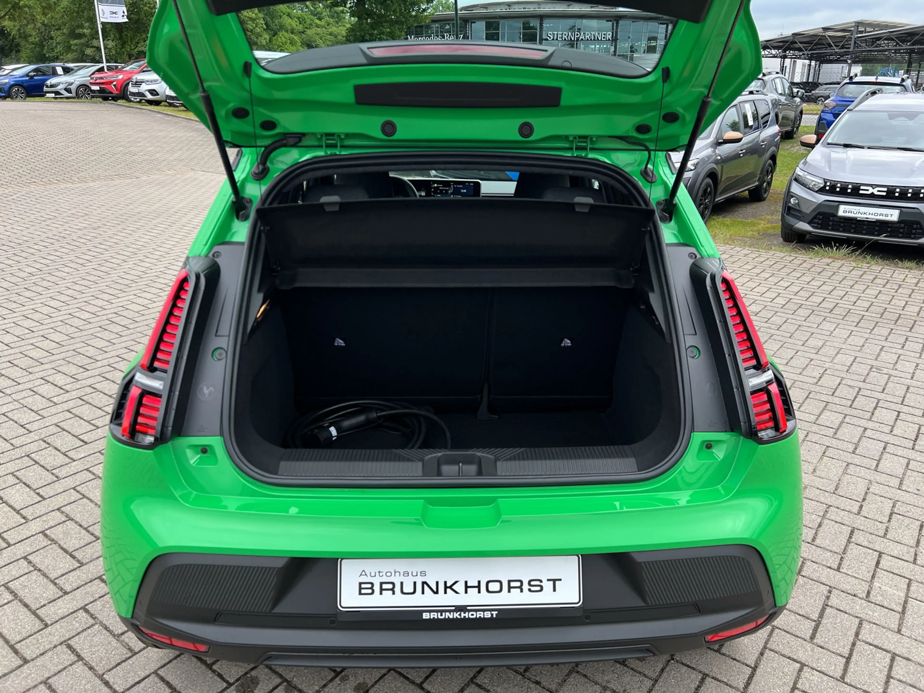 Renault R 5 Electric 120 Urban Range Evolution CCS+SHZ+LED — photo 9