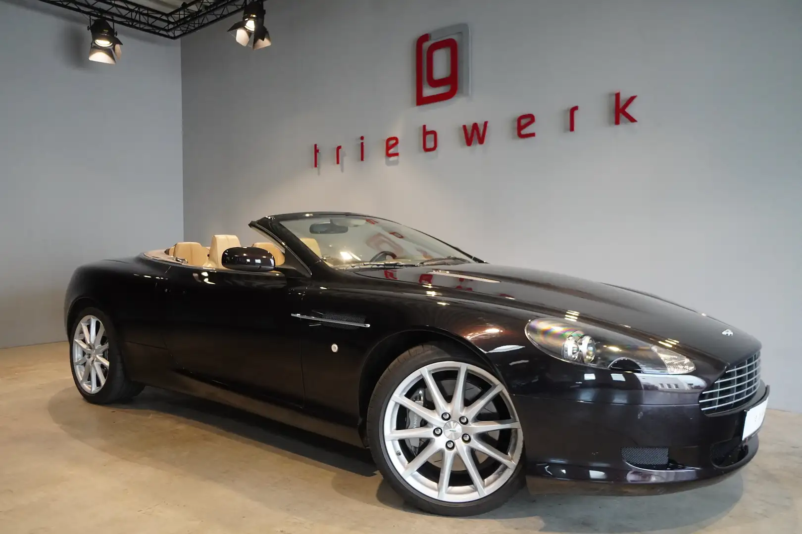 Aston Martin DB9 Volante Touchtronic V12-Facelift-476 Ps-Berwick- Brun - 1