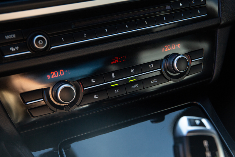 BMW 520 5-serie 520i Executive M-Sport , Leder, PDC, — photo 19