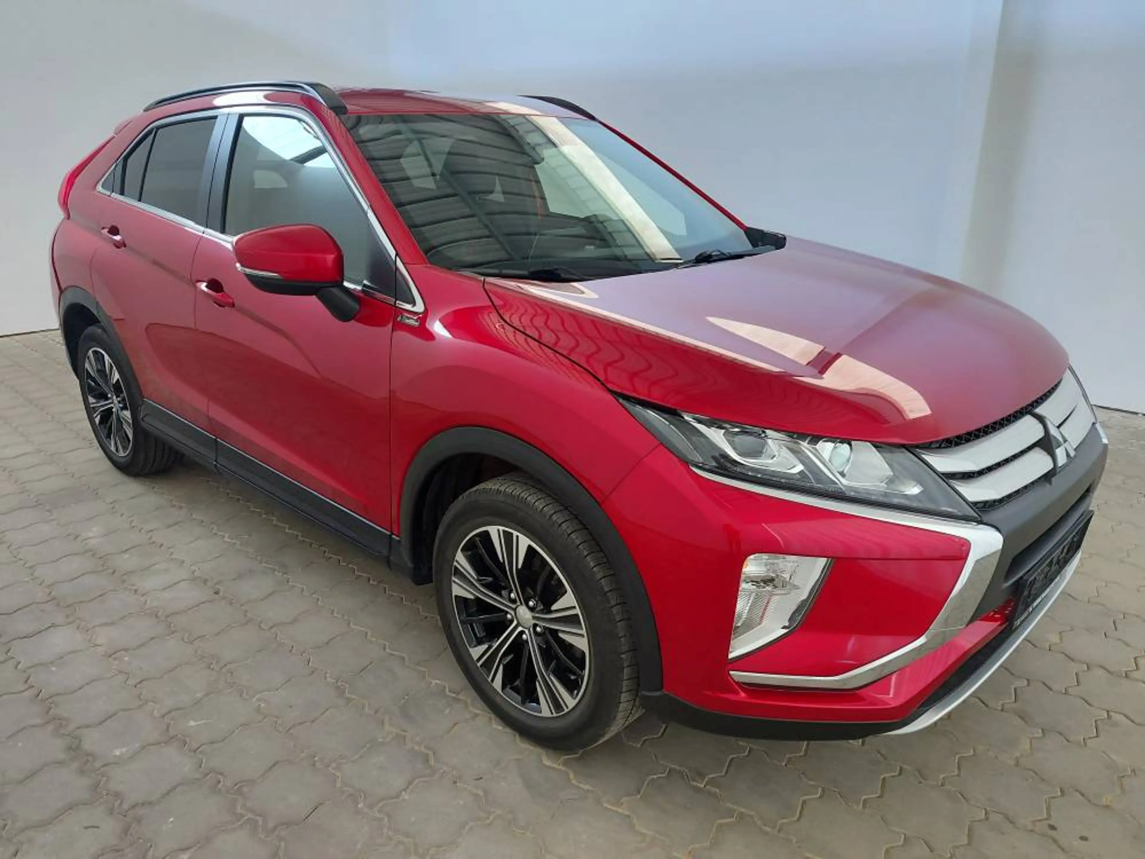 Mitsubishi Eclipse Cr. 2WD Diamant, CVT, Sitz/Scheiben Heitzung, Rück — photo 2