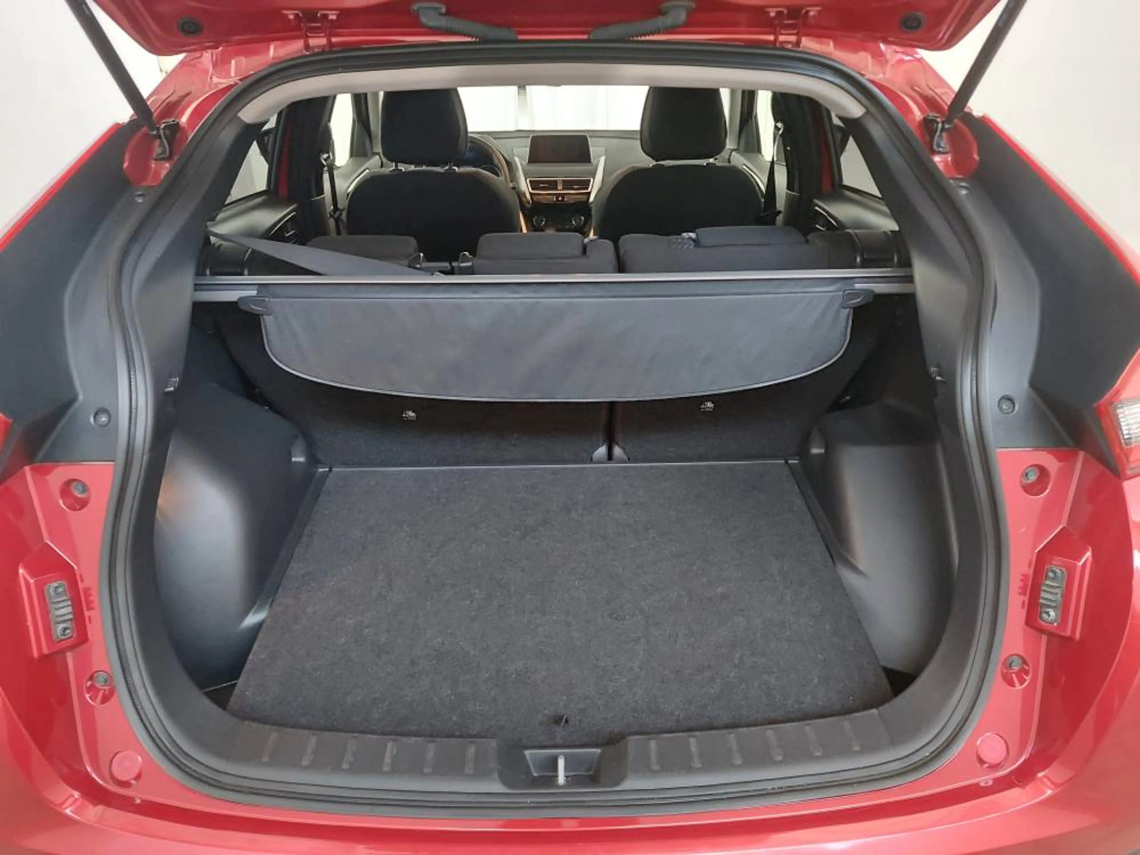 Mitsubishi Eclipse Cr. 2WD Diamant, CVT, Sitz/Scheiben Heitzung, Rück — photo 9