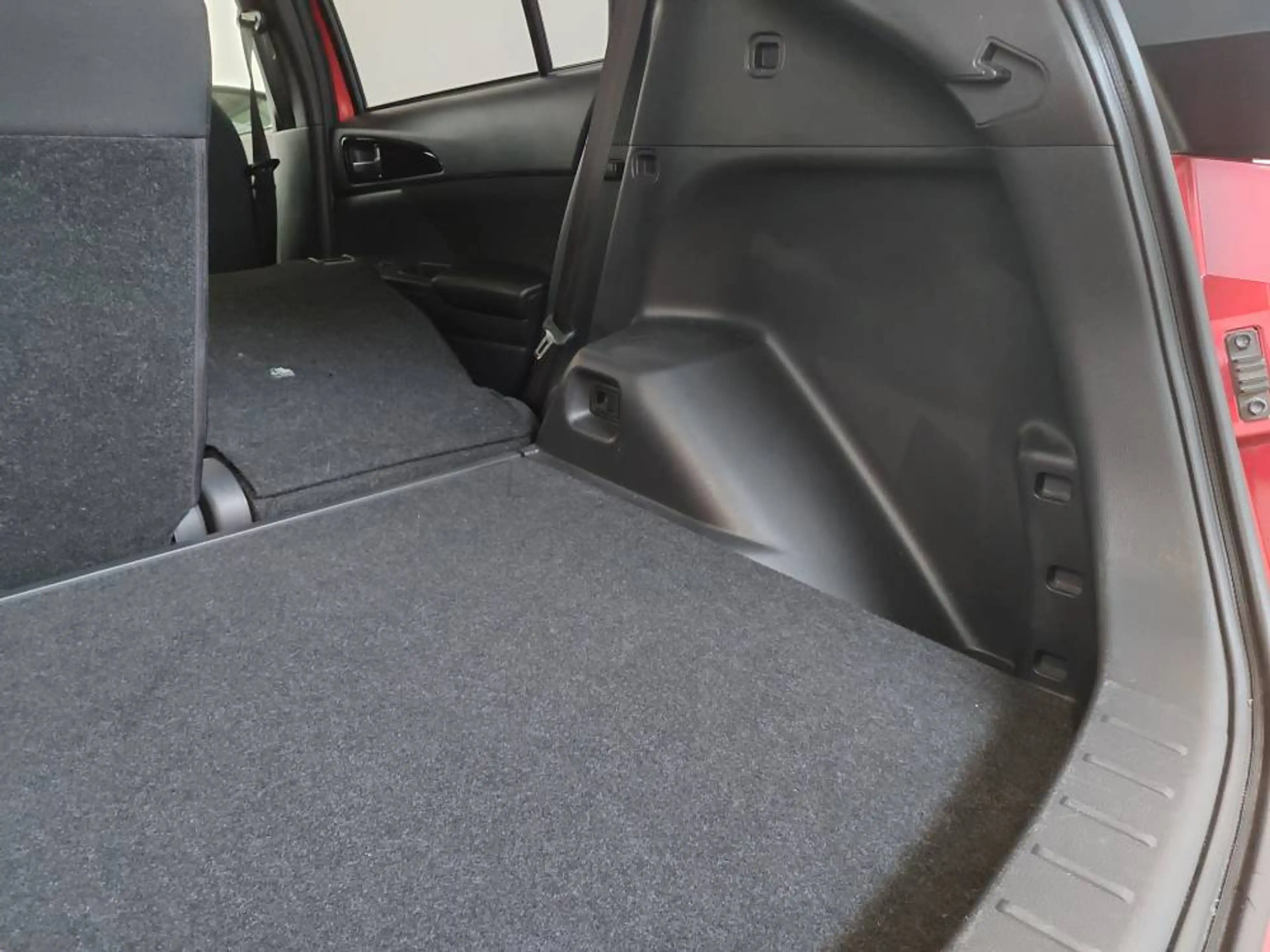 Mitsubishi Eclipse Cr. 2WD Diamant, CVT, Sitz/Scheiben Heitzung, Rück — photo 10