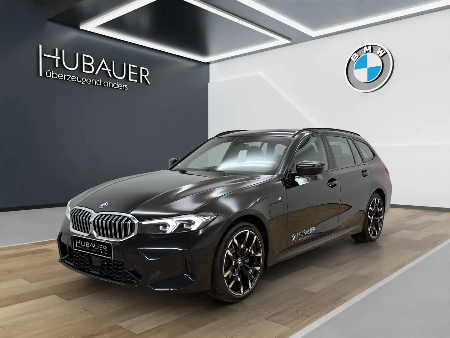 BMW 330 e Touring [M Sport, HUD, AHK, ACC, RFK, 19"] Schwarz - 1