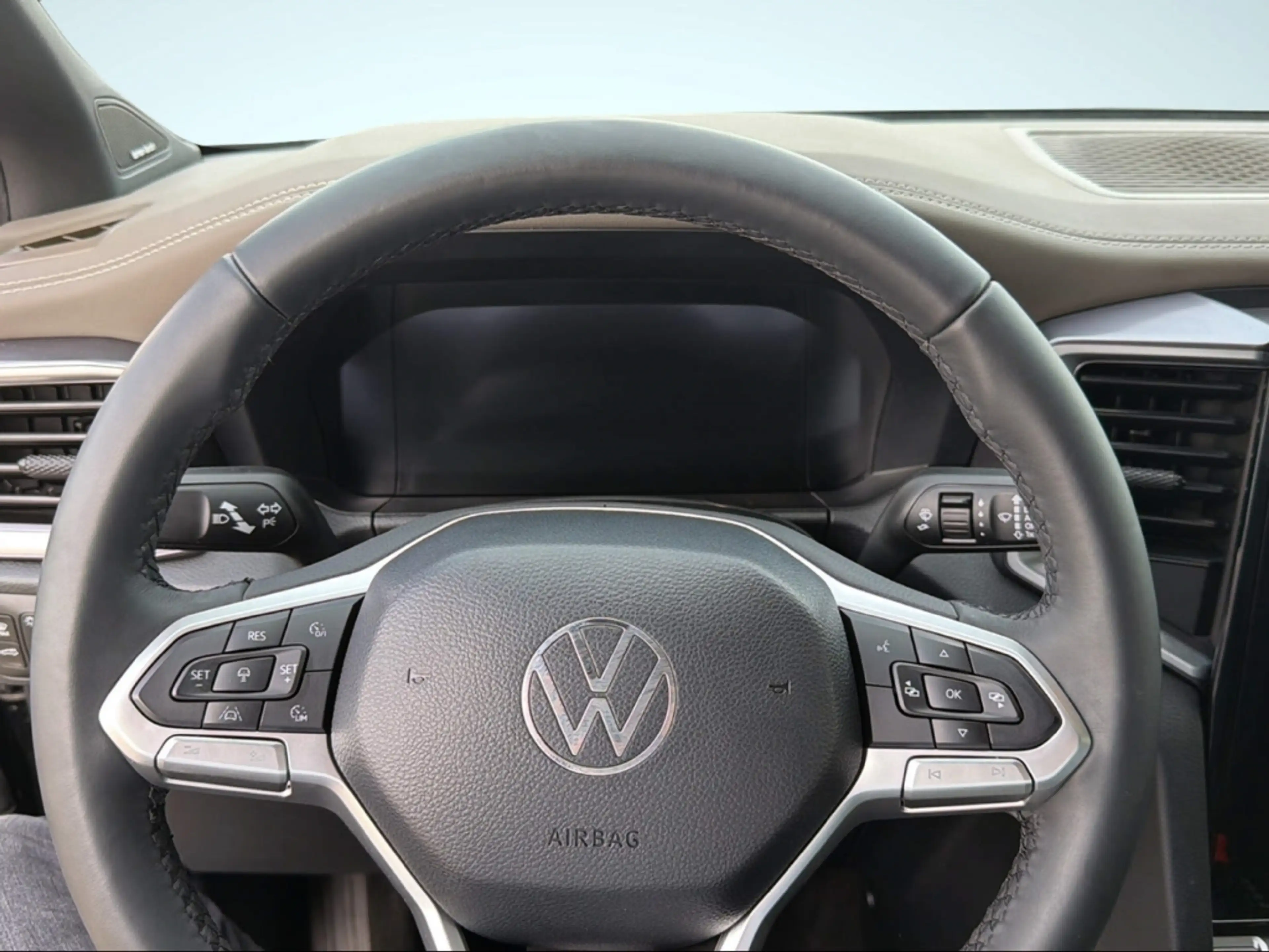 Volkswagen Amarok 3.0 TDI 177 kW Aventura Doppelkabine 4Motion — photo 8