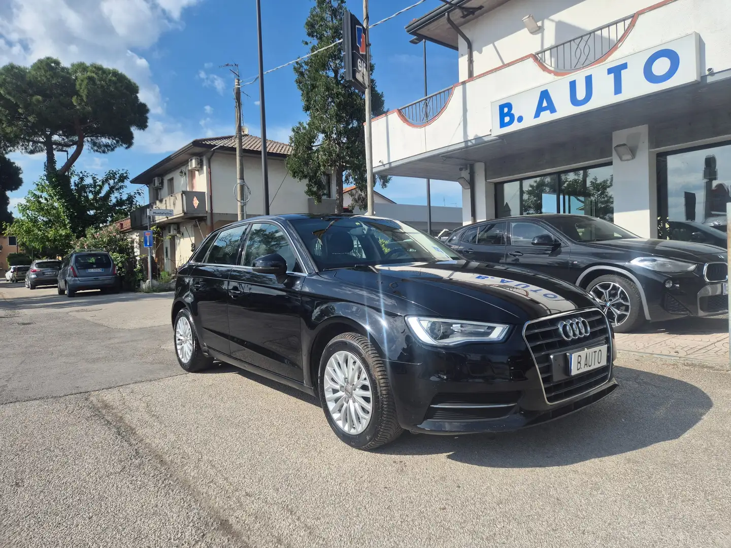 Audi A3 A3 Sportback 1.6 tdi Ambition s-tronic Zwart - 1