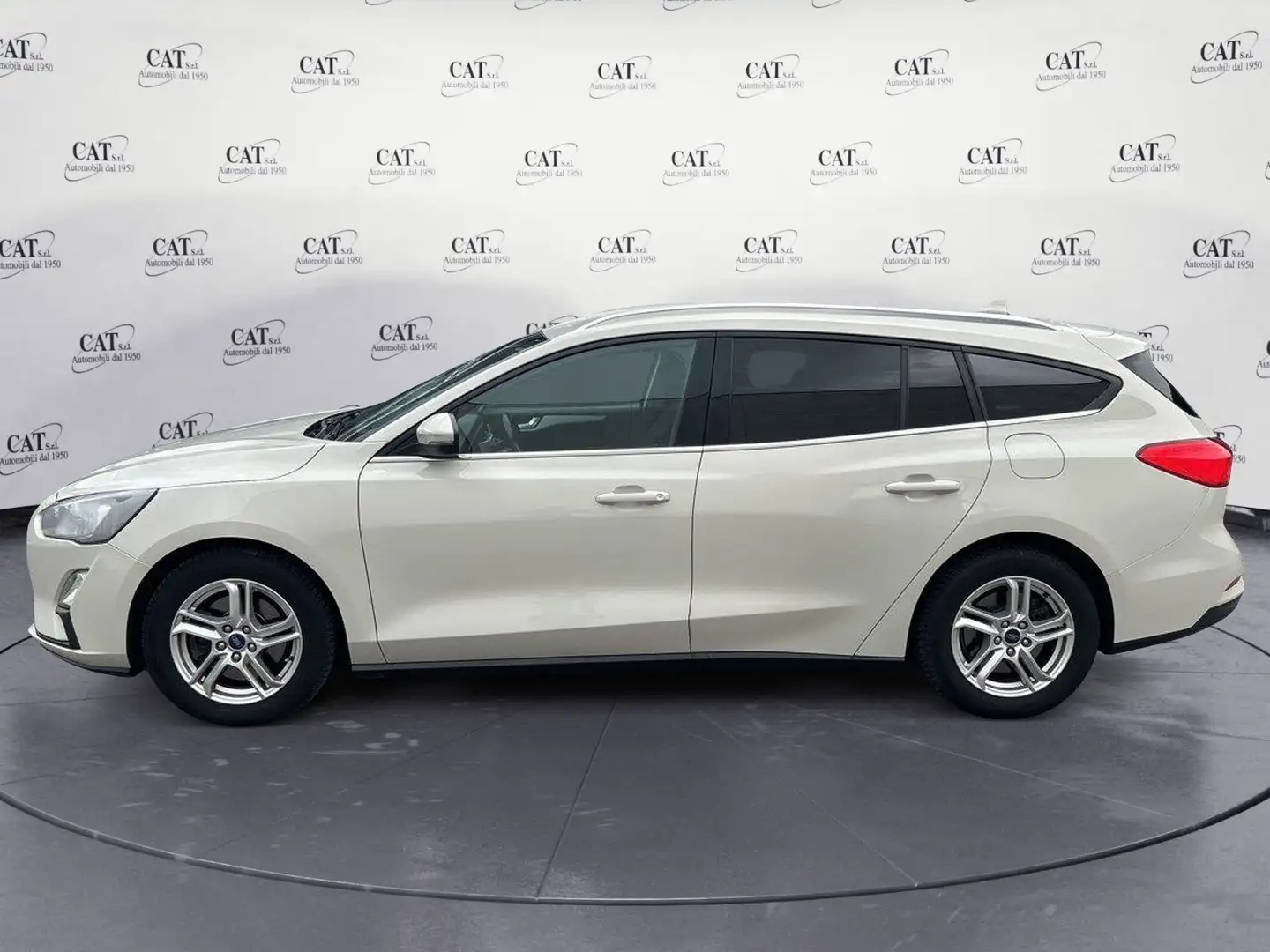 Ford Focus 1.5 SW BUSINESS N1 autocarro Beige - 1