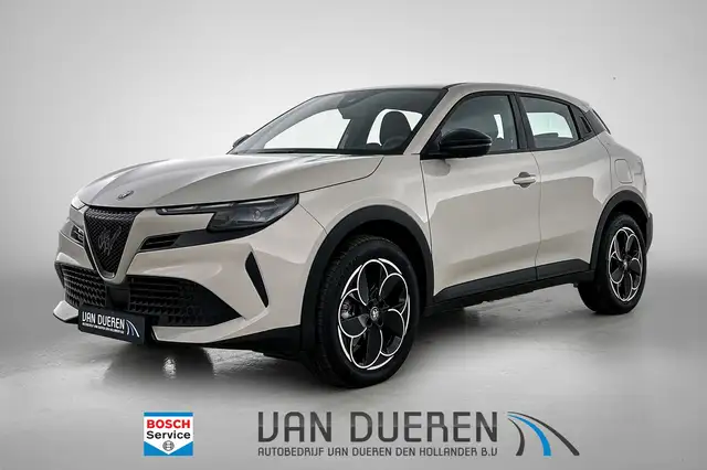 Alfa Romeo Junior Elettrica 54 kWh SOH 97%. Carplay, DAB