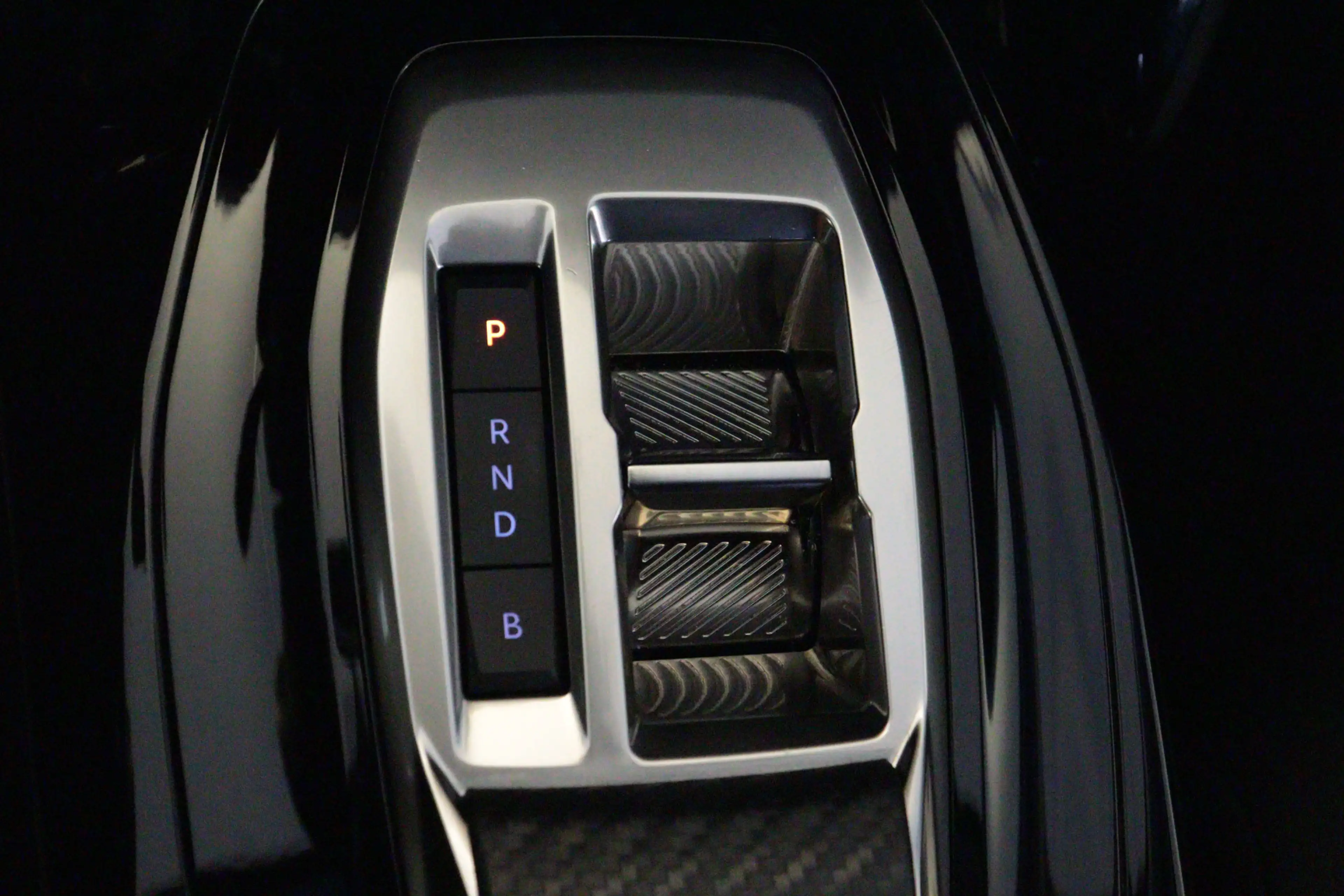 Peugeot e-208 EV Allure 51 kWh | APPCONNECT | PDC V+A | CRUISE | — photo 11