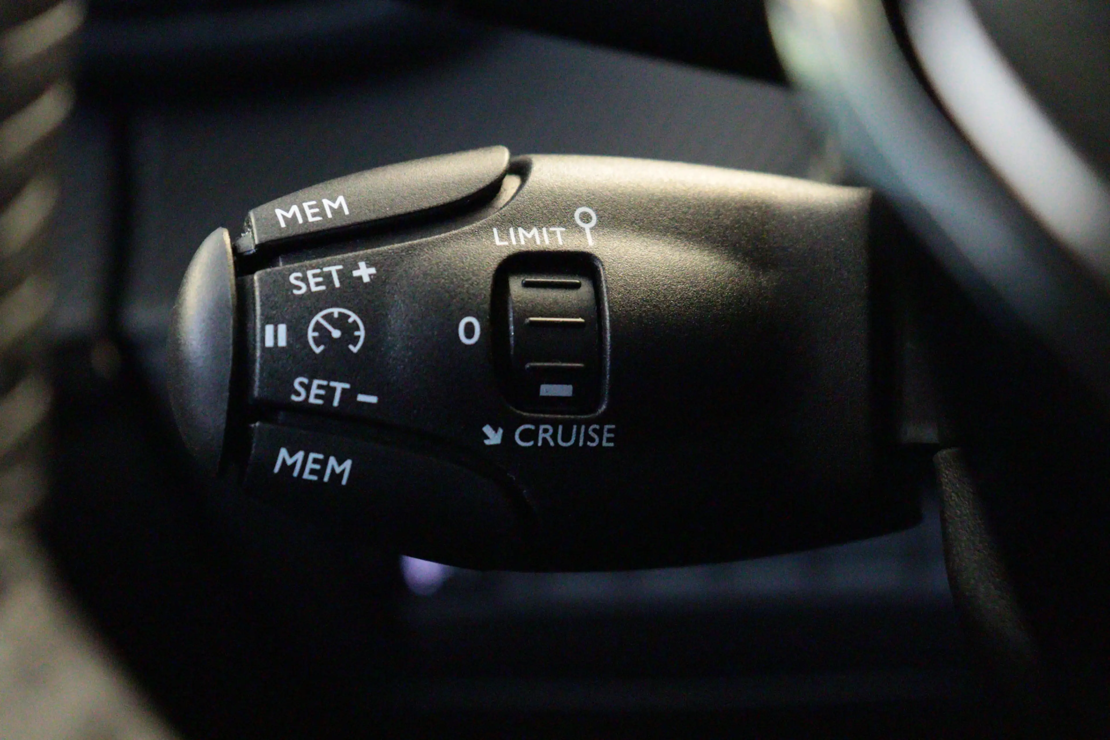 Peugeot e-208 EV Allure 51 kWh | APPCONNECT | PDC V+A | CRUISE | — photo 10