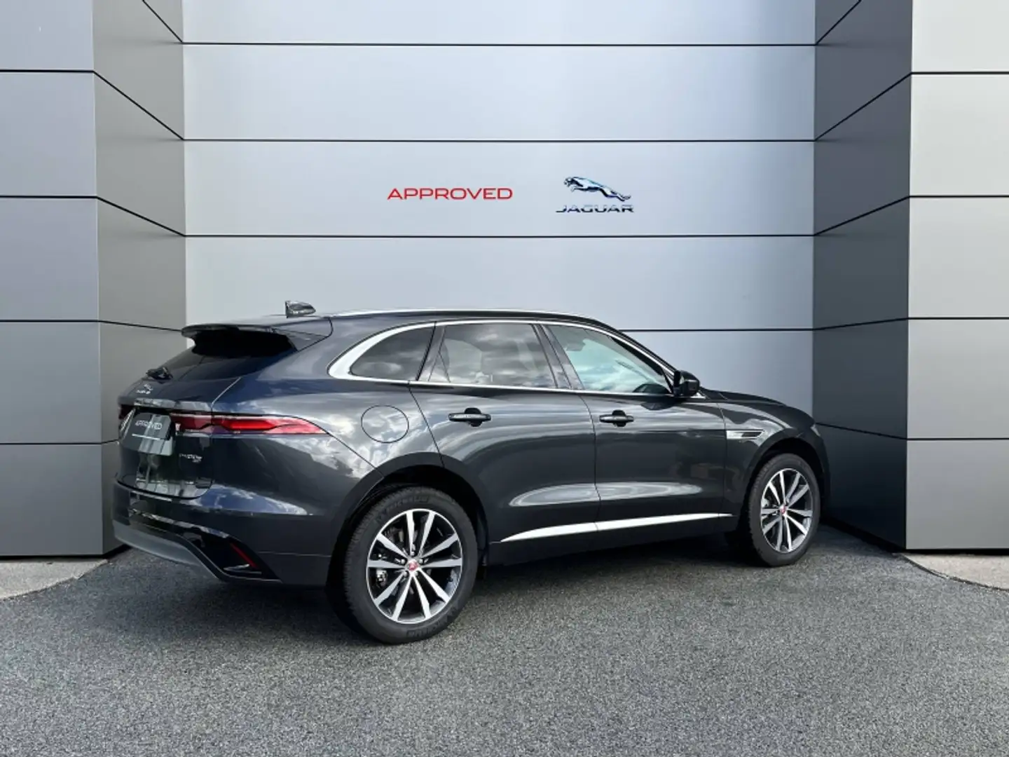 Jaguar F-Pace P400e Plug-in-Hybrid R-Dynamic SE BVA8 AWD - 2