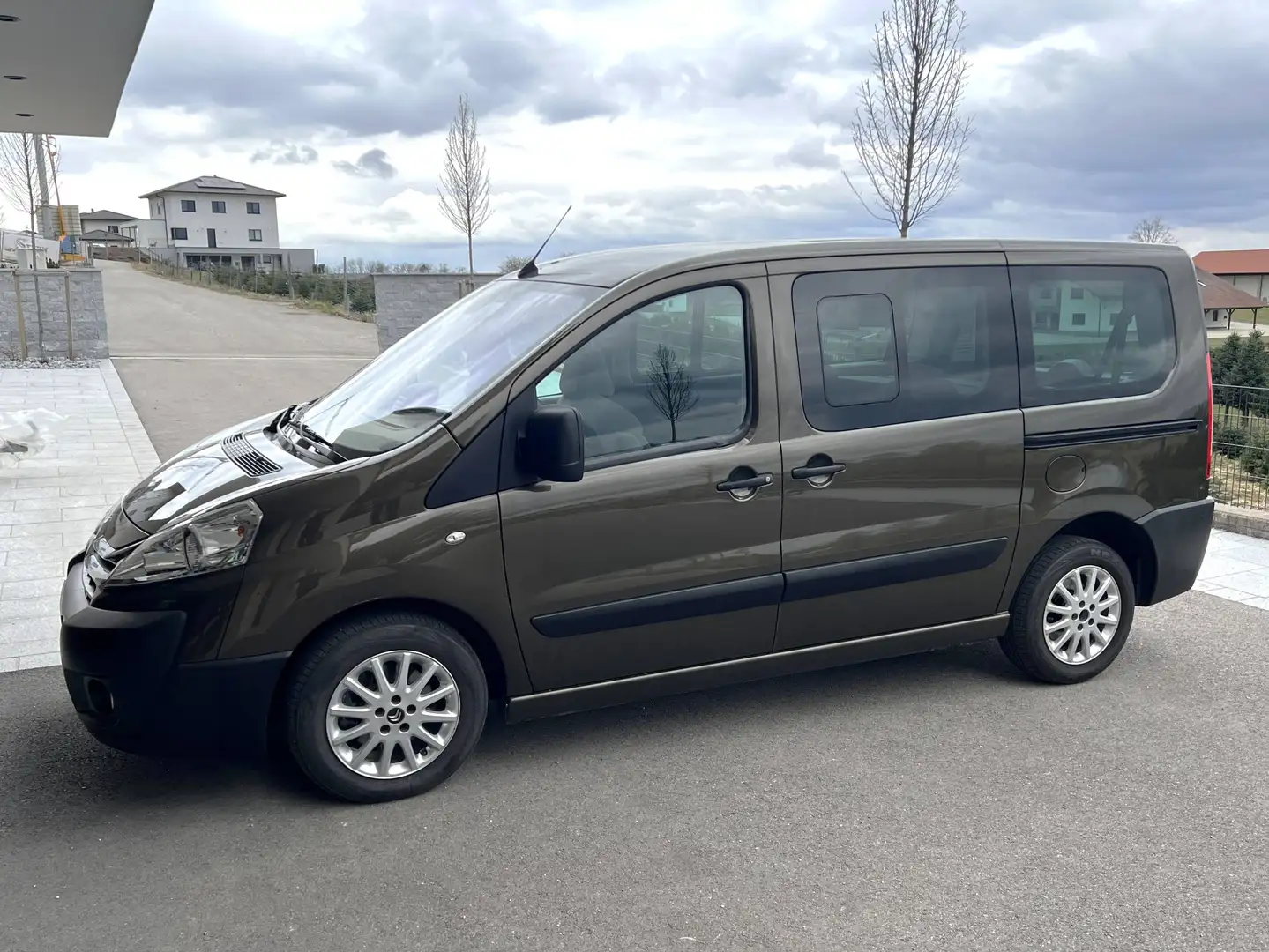 Citroen Jumpy Jumpy Kombi L1 HDi 125 FAP Océanic Océanic Braun - 1